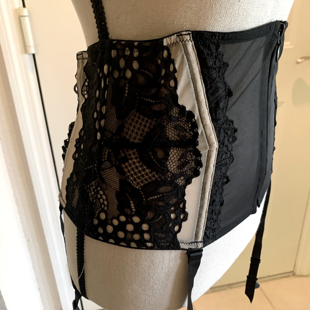 Waist Cincher Garter NWT & Thong VS burlesque